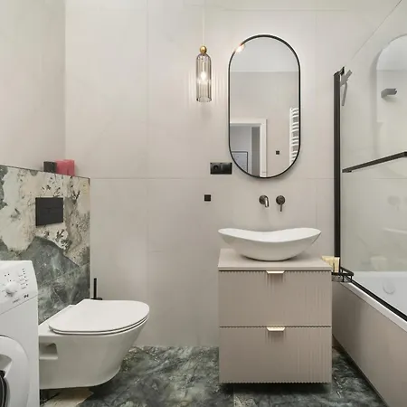 Elegancki Blisko Rzeki Z Garazem Na 2 Auta By Renters Appartement