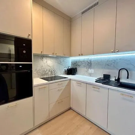 Elegancki Blisko Rzeki Z Garazem Na 2 Auta By Renters Apartment Wroclaw