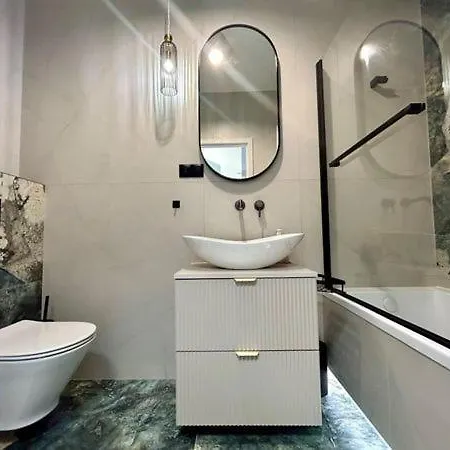 Elegancki Blisko Rzeki Z Garazem Na 2 Auta By Renters *