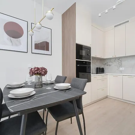 Elegancki Blisko Rzeki Z Garazem Na 2 Auta By Renters Апартаменты Вроцлав